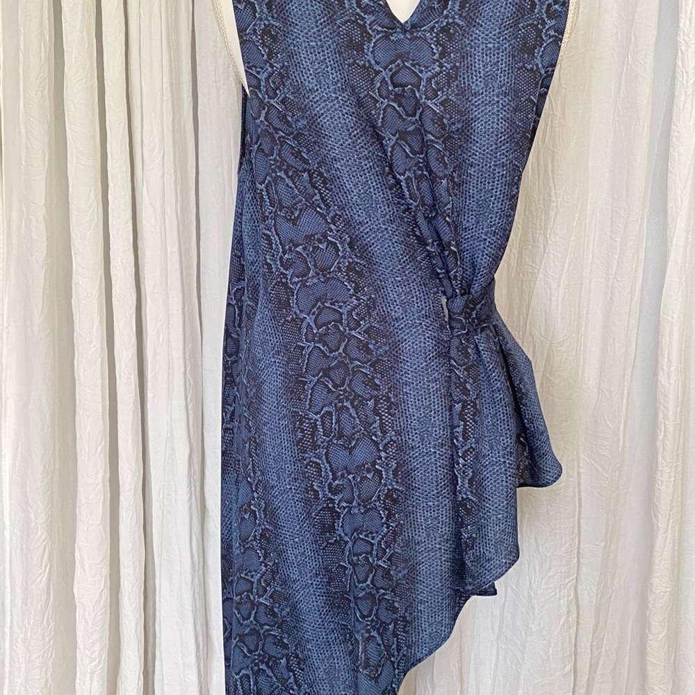 New Bcbgmaxazria Blue Python Draped Asymmetric Mo… - image 6